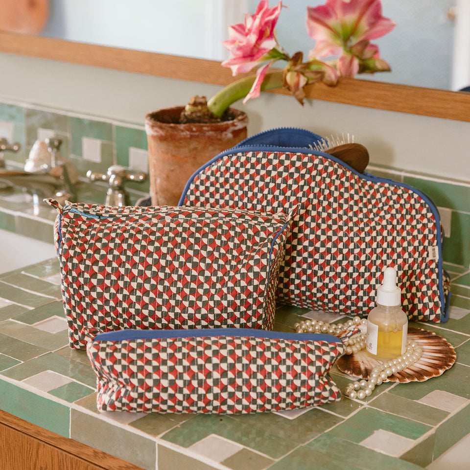 Medallion Travel Pouch | Crimson