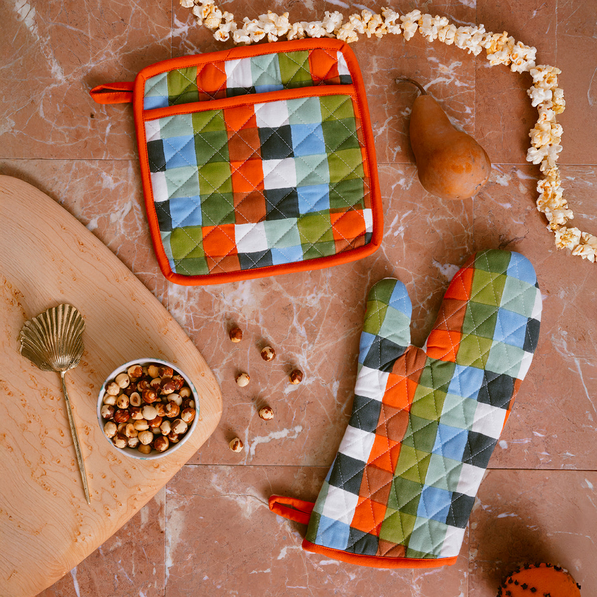 Split Bars Oven Mitt