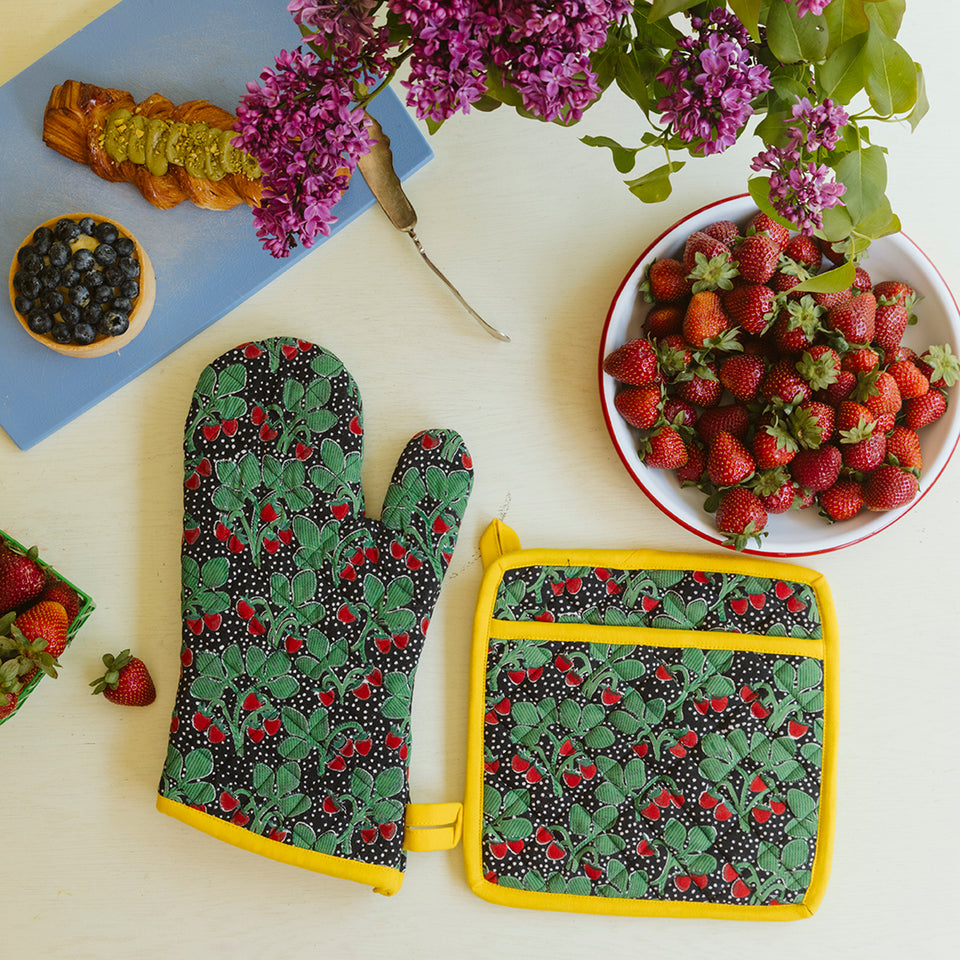 Strawberry Dot Pot Holder